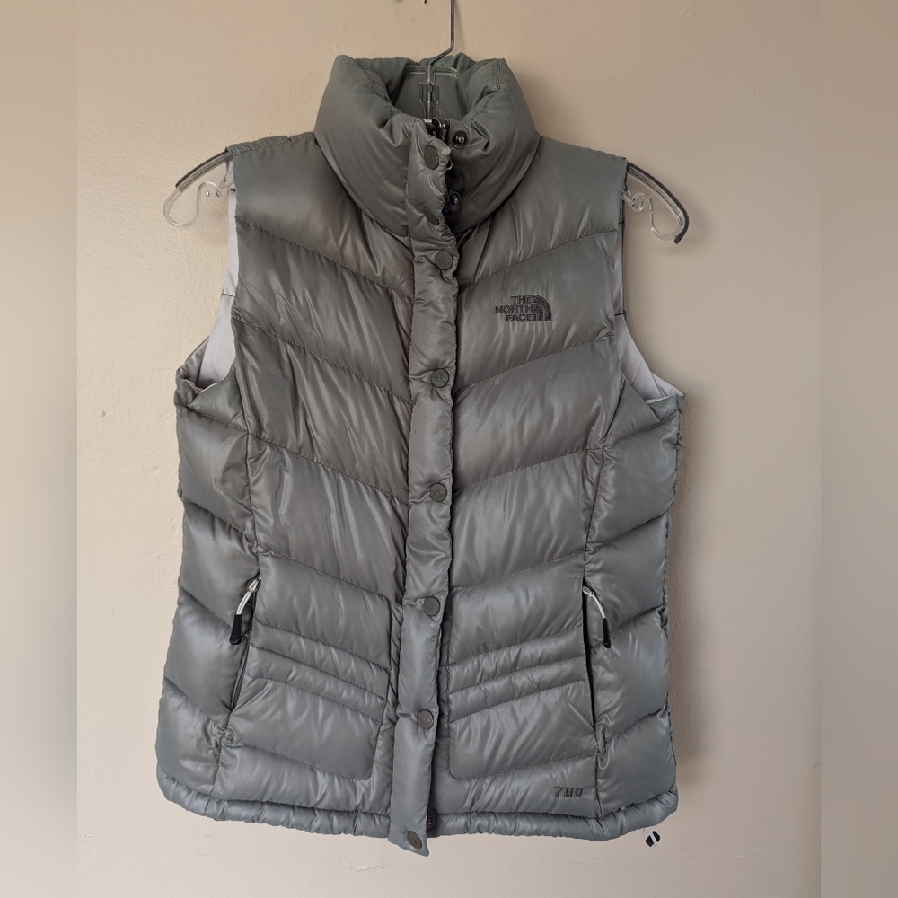 VINTAGE The North Face Quilted Puffer Down Vest 700, Silver & Gray (SIZE SMALL)